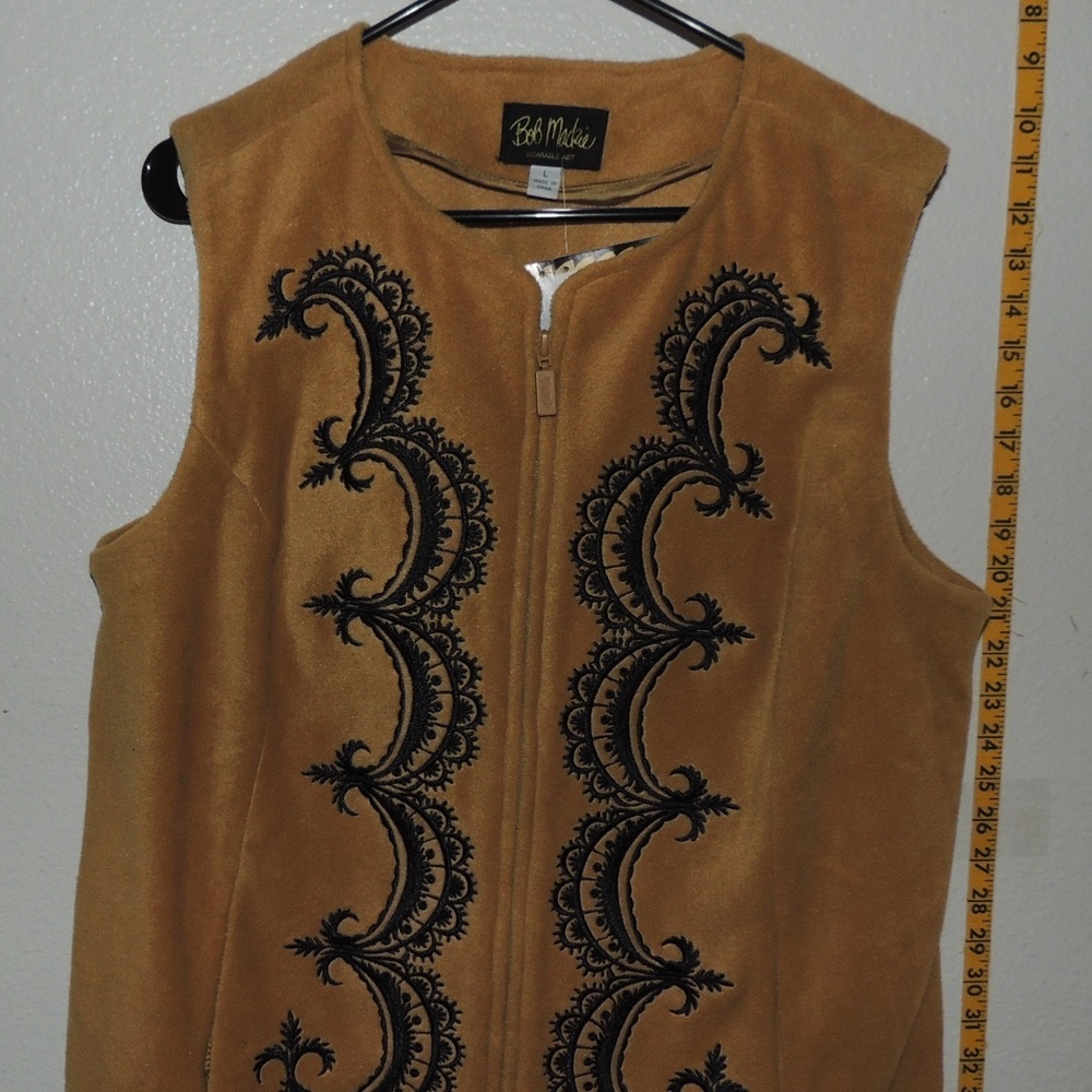 BOB MACKIE SIZE L WEARABLE ART